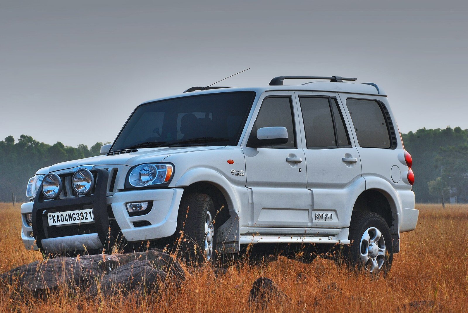 SUV cab (Maruti Ertiga, Kia Carens or similar)