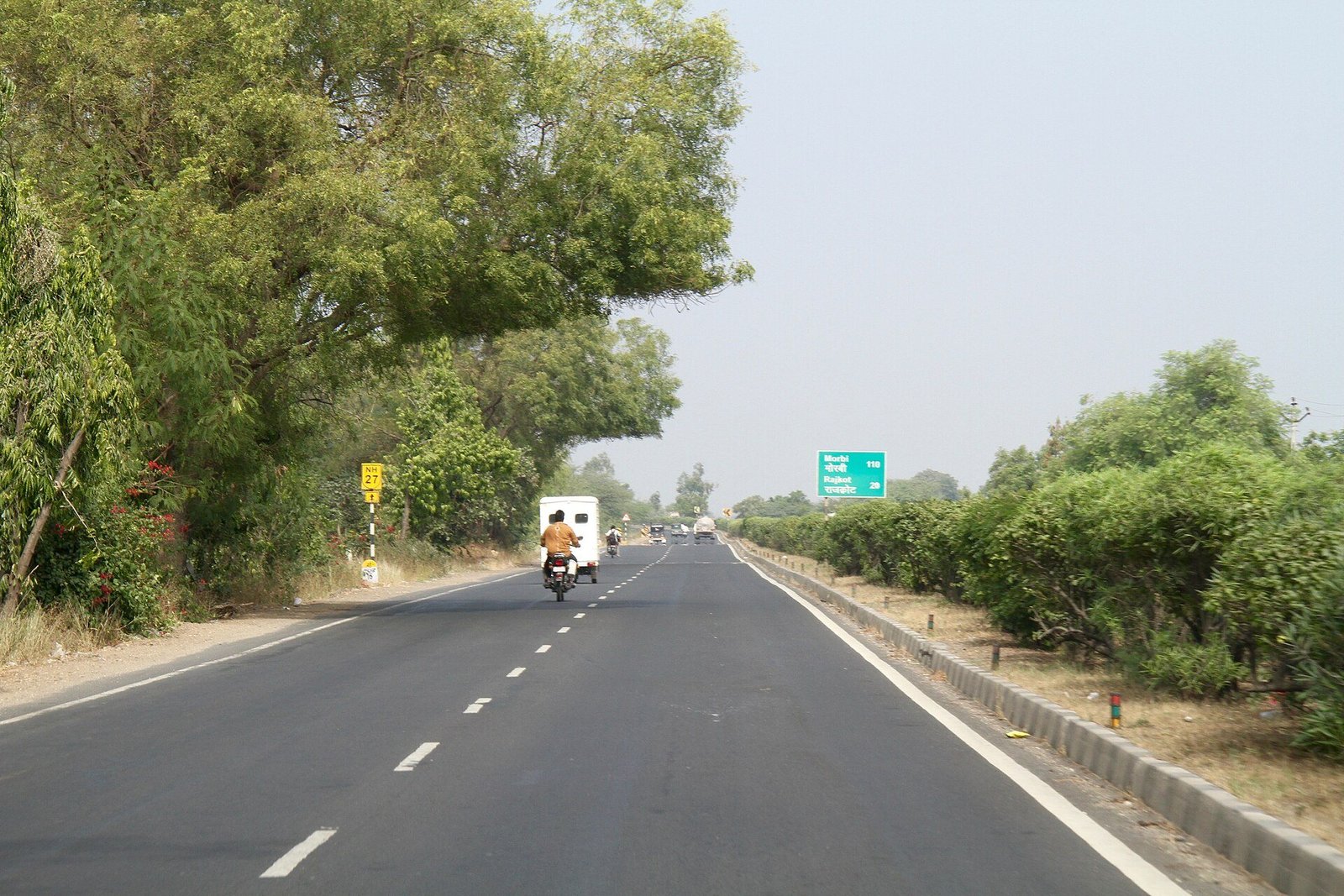 Ahmedabad to Rajkot taxi
