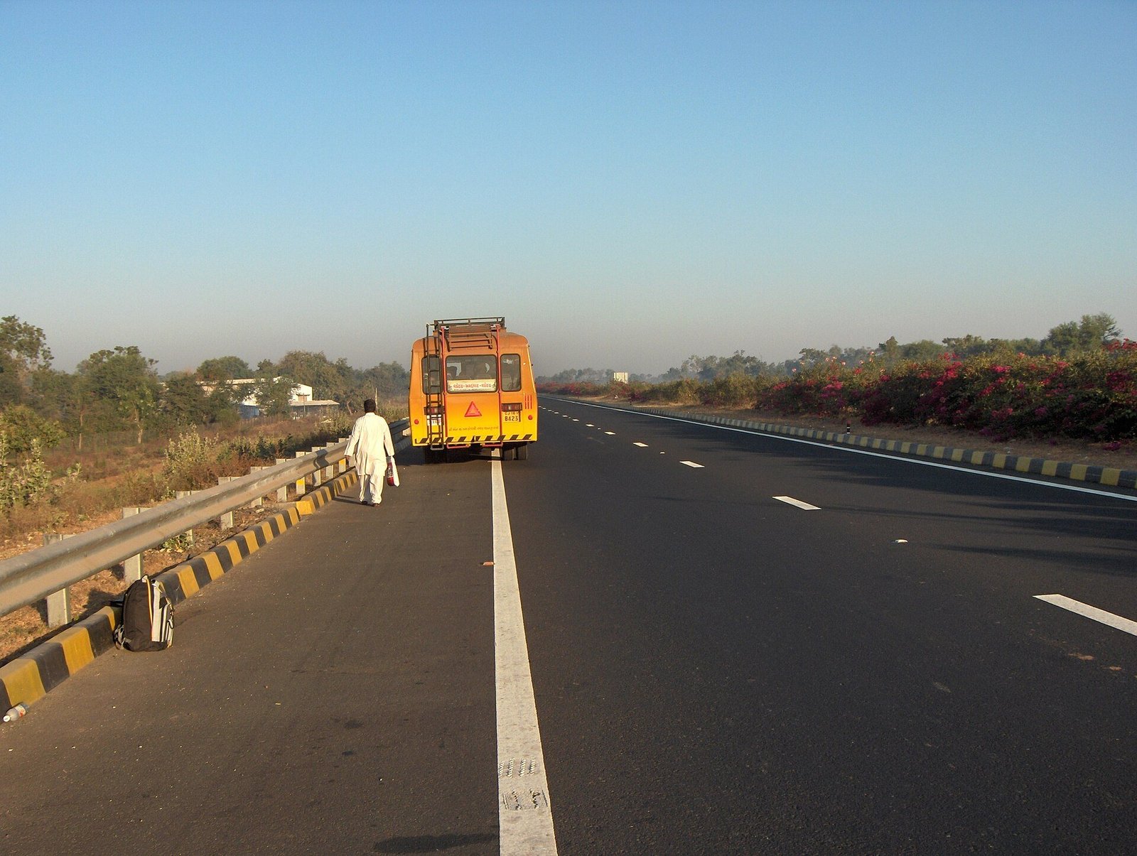 Ahmedabad to Vadodara taxi