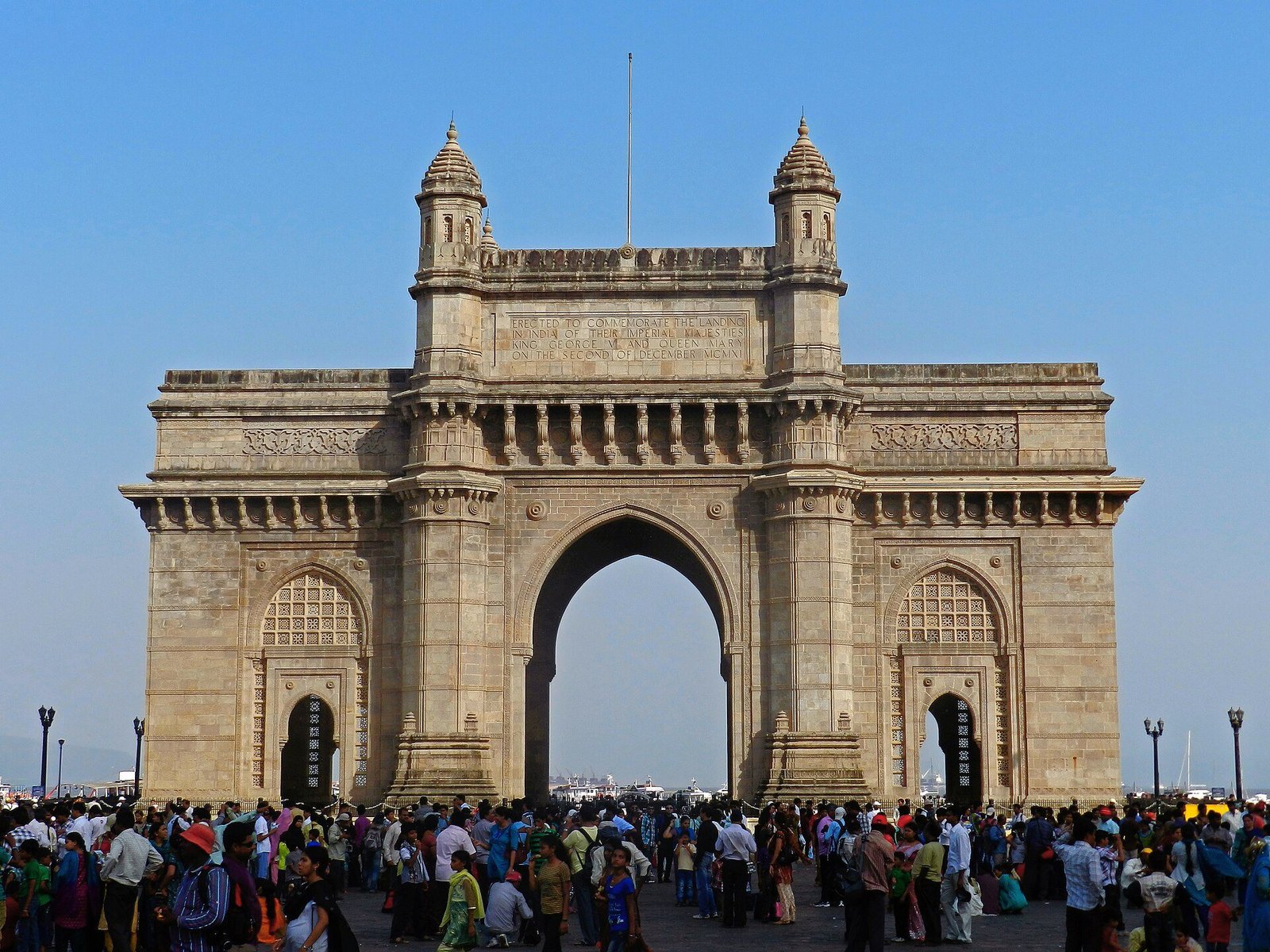 Surat to Mumbai taxi